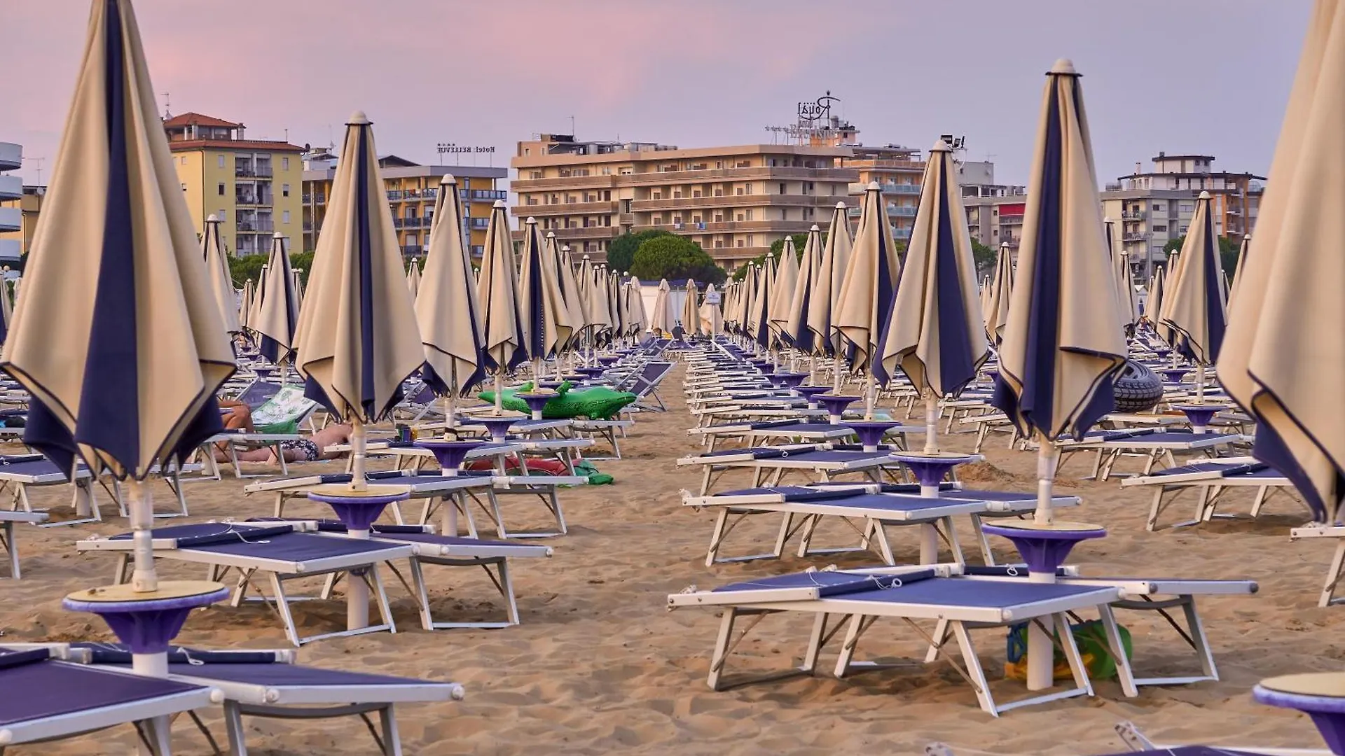 Lovely Flat With Private Garden Next To The Beach Bibione