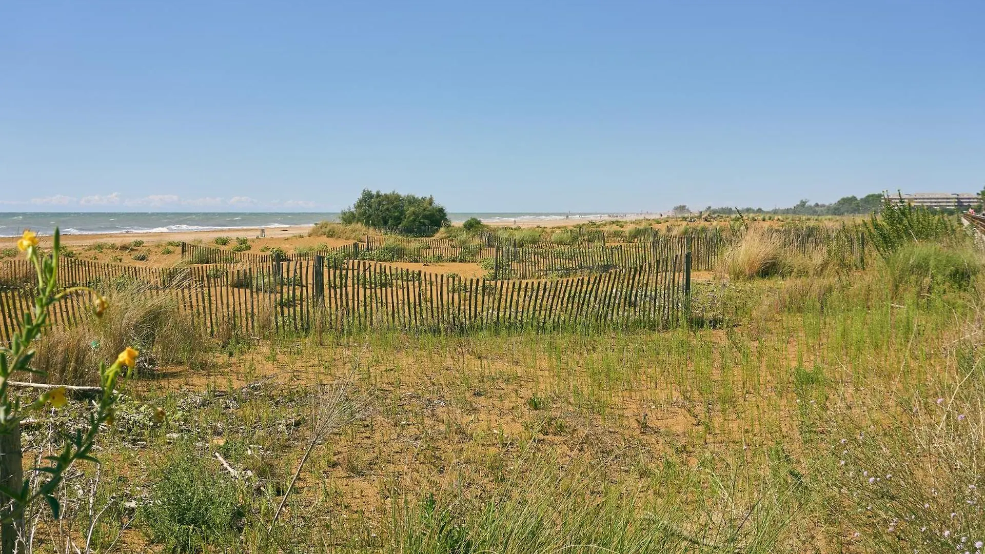 Lovely Flat With Private Garden Next To The Beach Bibione Apartment
